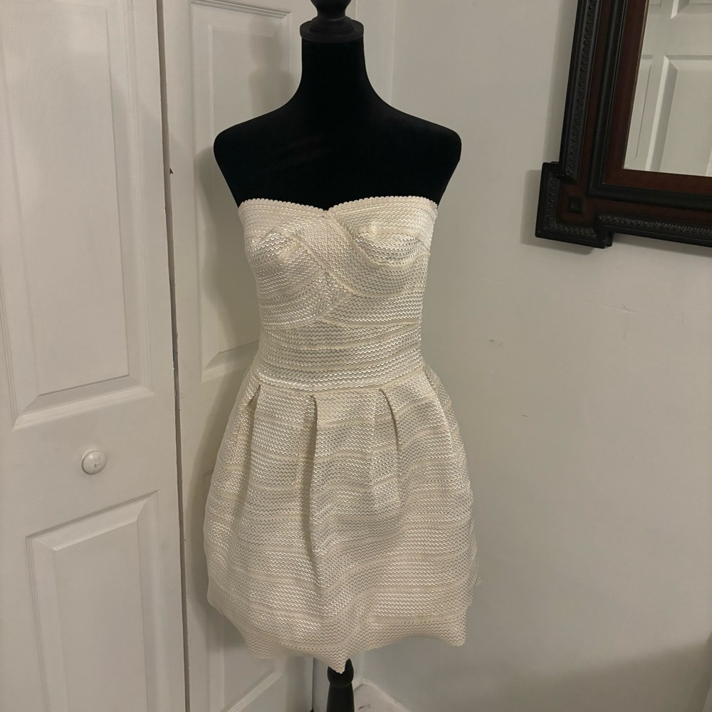 Gianni Bini Strapless Stretch Gauze Mini Dress Size Medium Off White